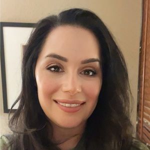 Meet your Posher, Valentina